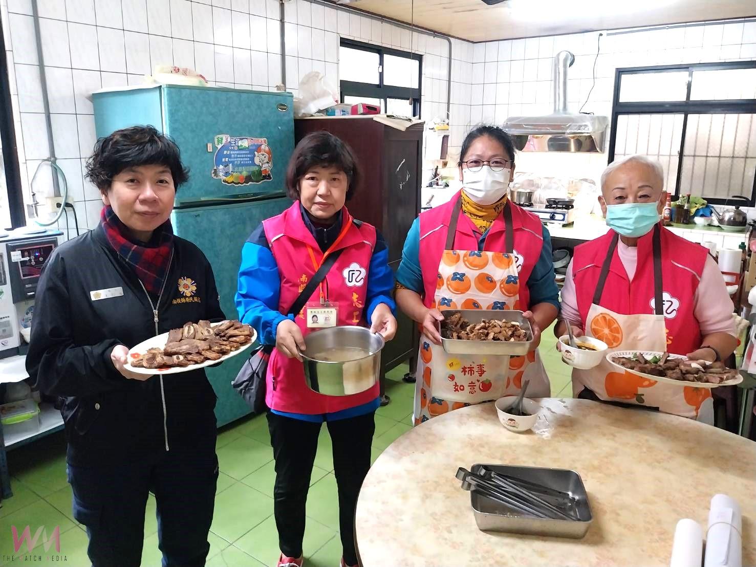 南投縣榮服處榮欣志工隊 除舊佈新、與榮民眷長輩溫馨圍爐 - https://www.watchmedia01.com