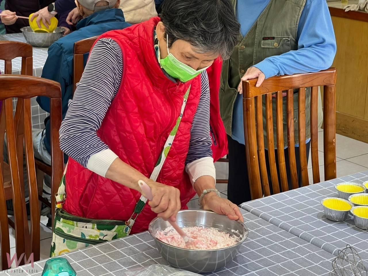 （有影片）／彰化榮家教導住民長輩製作發糕　喜迎春節到來 - https://www.watchmedia01.com