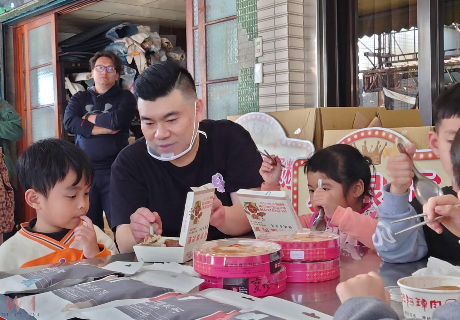 （有影片）／暖心！有民眾就有家扶兒　彰化四家名店美食贈家扶兒童 - https://www.watchmedia01.com