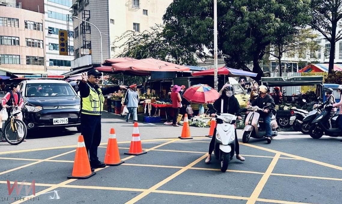 斗六西市場年貨大街爆滿！　警啟交管護安全 年味滿街 - https://www.watchmedia01.com