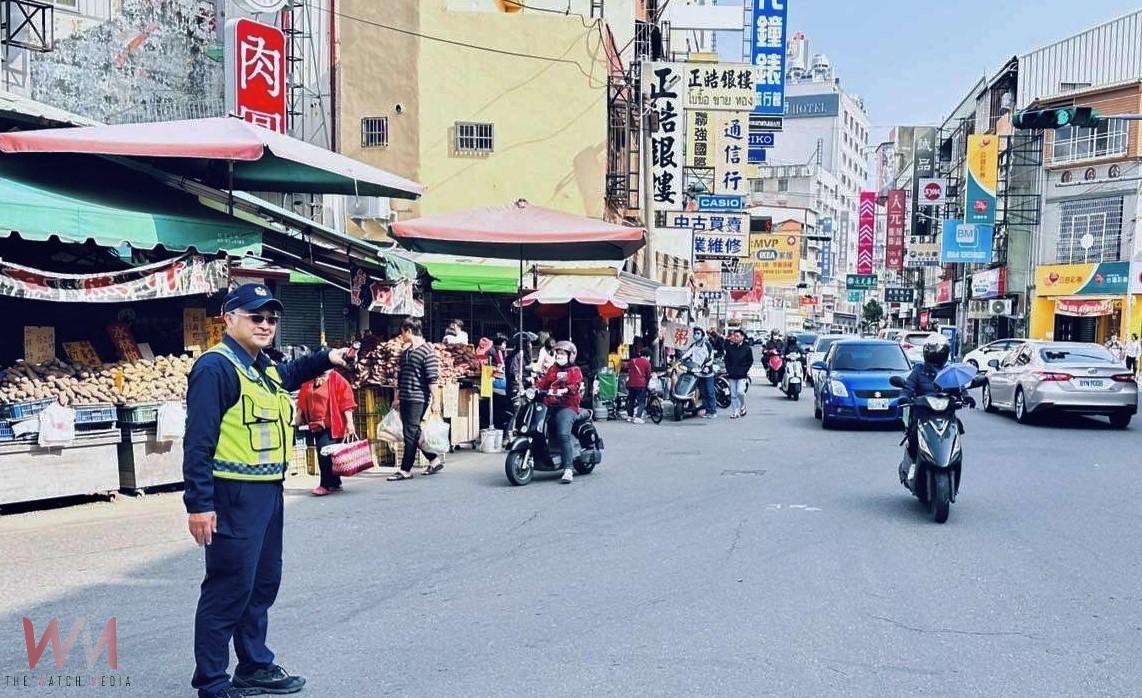斗六西市場年貨大街爆滿！　警啟交管護安全 年味滿街 - https://www.watchmedia01.com
