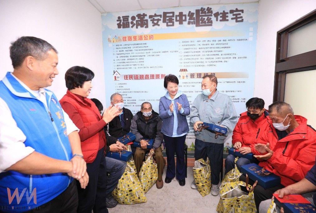 歲末寒冬送暖　小年夜前關懷街友 市長盧秀燕: 春節社福服務不打烊 - https://www.watchmedia01.com
