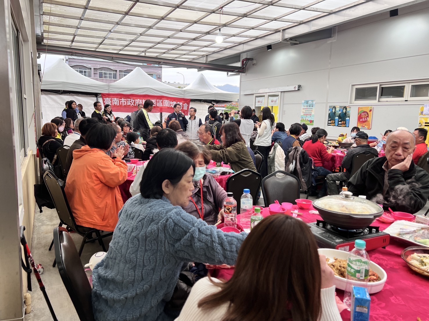 楠西災民14桌圍爐 台南市府暖關懷 法藏大和尚心善紅包送暖 - https://www.watchmedia01.com