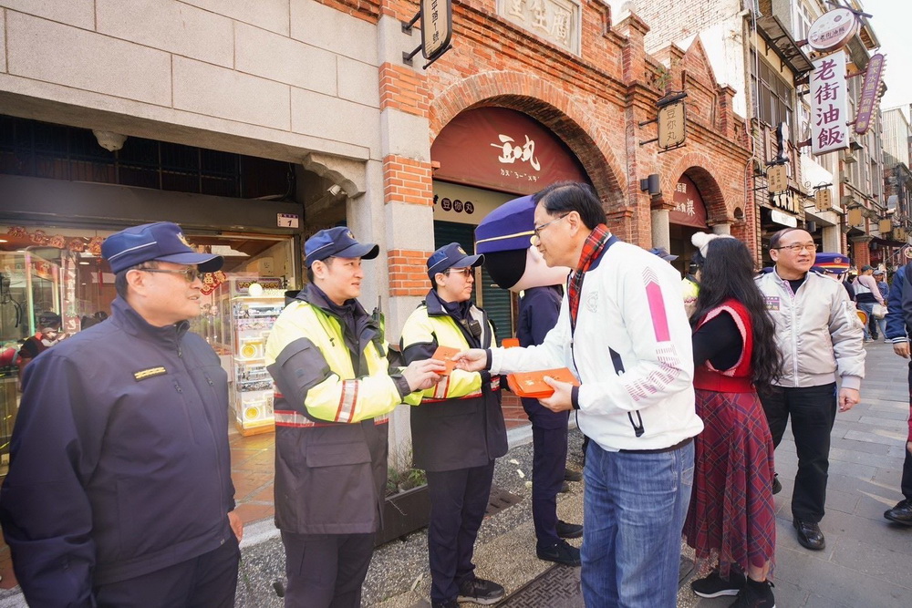 桃園市長慰勞春節執勤員警　感謝同仁辛勞付出讓民眾安心過年 - https://www.watchmedia01.com
