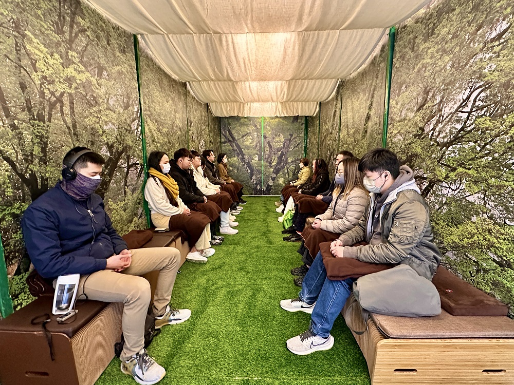 2025開春第一站心靈SPA 靈鷲山禪修巴士駛入華山園區 - https://www.watchmedia01.com