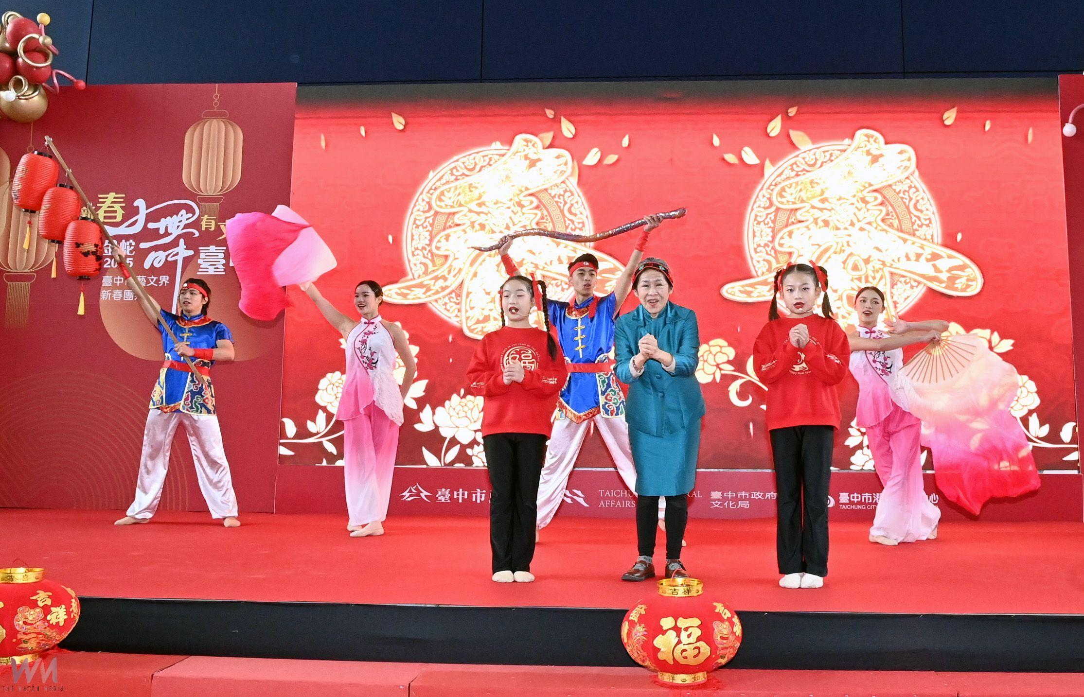 台中市藝文界新春團拜　近300位藝術家齊聚市府迎春同慶 - https://www.watchmedia01.com