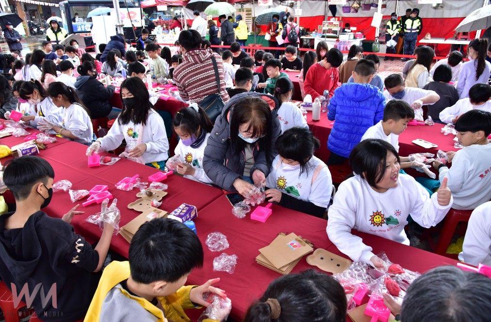 台中東勢新丁粄節盛大開幕 120斤超級新丁粄分送民眾 祝福好運一整年 - https://www.watchmedia01.com