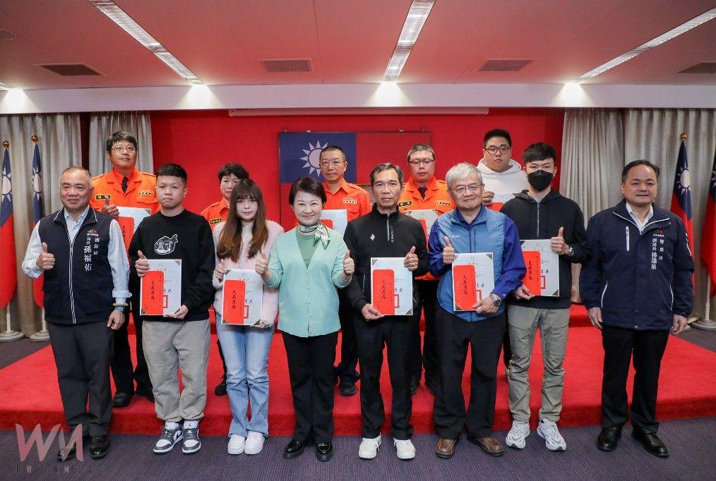 見義勇為！盧秀燕表揚新光三越救災城市英雄：他們的名字叫「勇敢」 - https://www.watchmedia01.com
