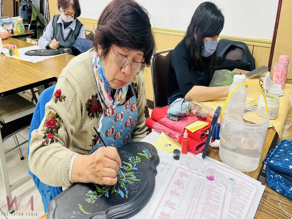 繪畫也能當創業專長 彰化縣商業總會力推楊秀椿創作課程 - https://www.watchmedia01.com