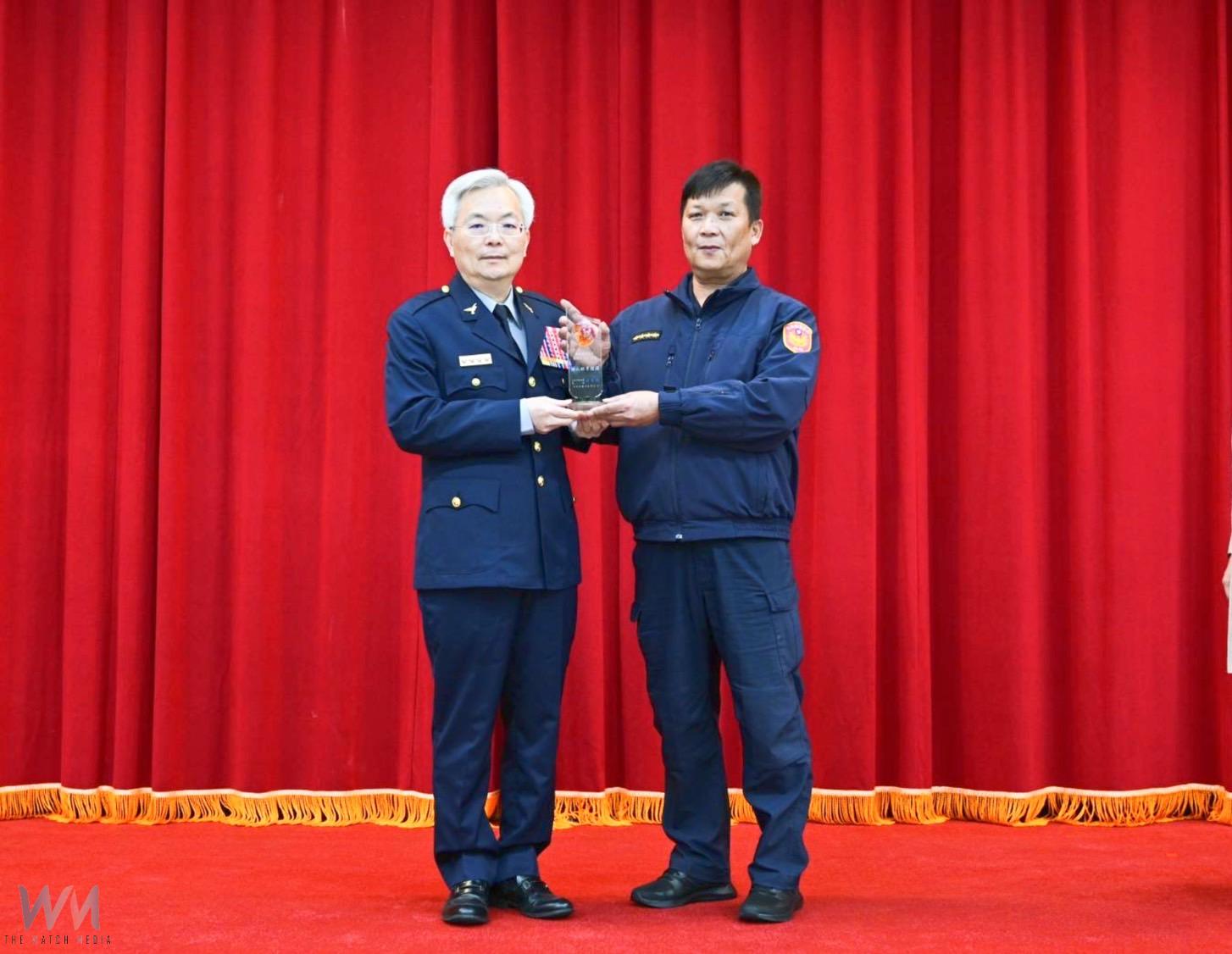 關懷弱勢救助急難先鋒 副所長吳鎮尼獲警政署長表揚 - https://www.watchmedia01.com