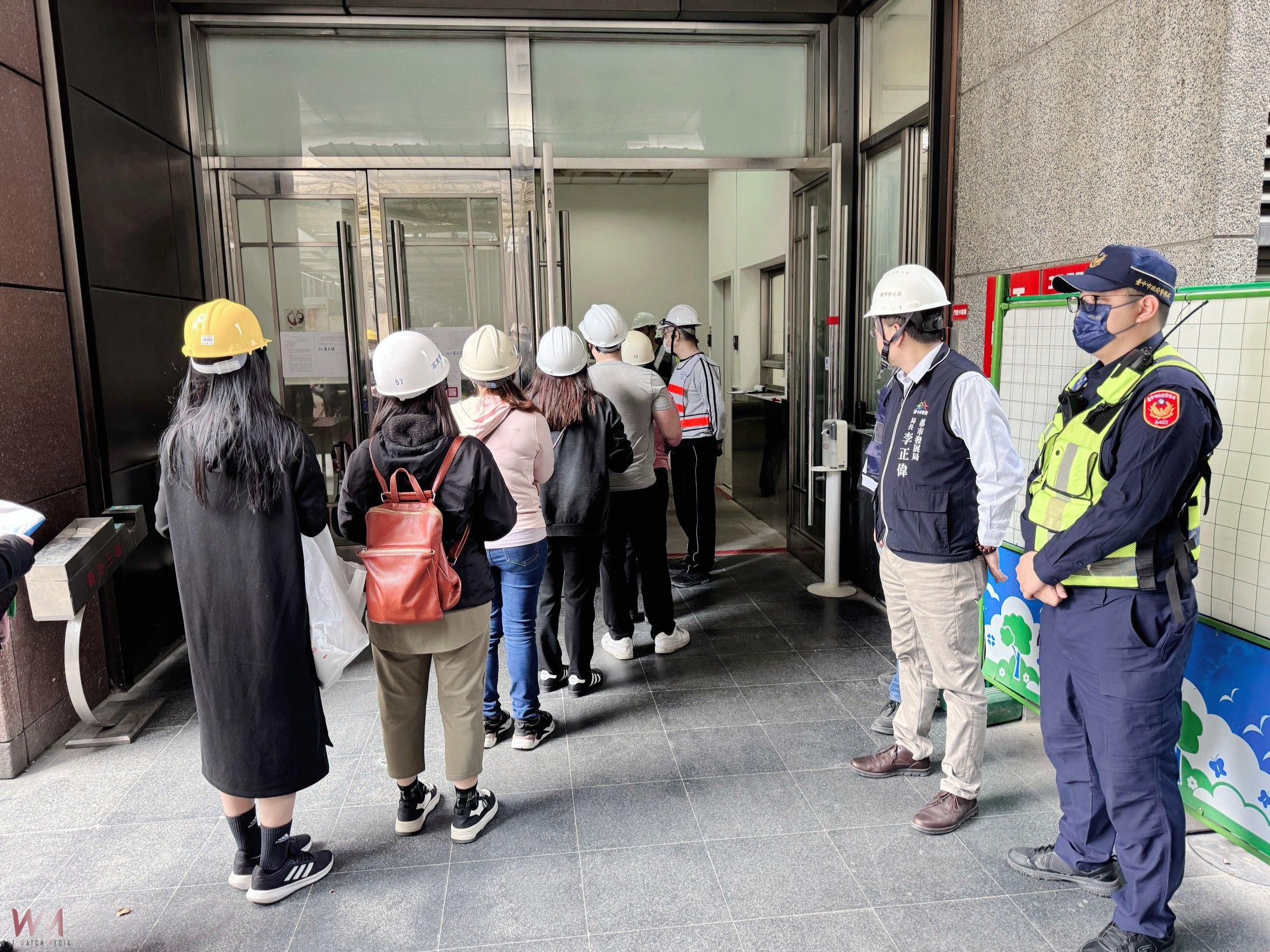 新光三越首日開放百貨人員暫時進出取物　中市都發局視察安全防護：貫徹督導責任 - https://www.watchmedia01.com