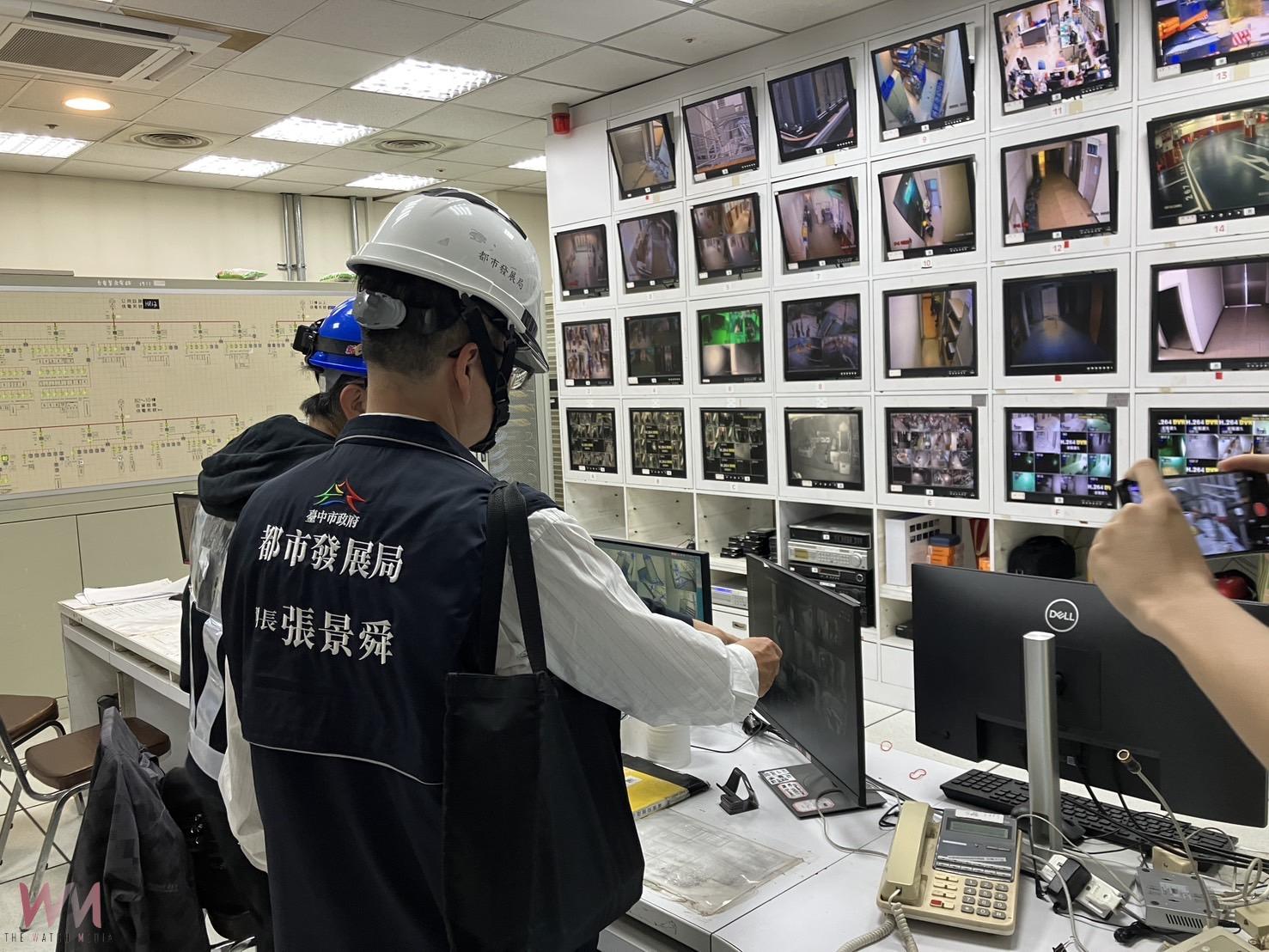 新光三越首日開放百貨人員暫時進出取物　中市都發局視察安全防護：貫徹督導責任 - https://www.watchmedia01.com