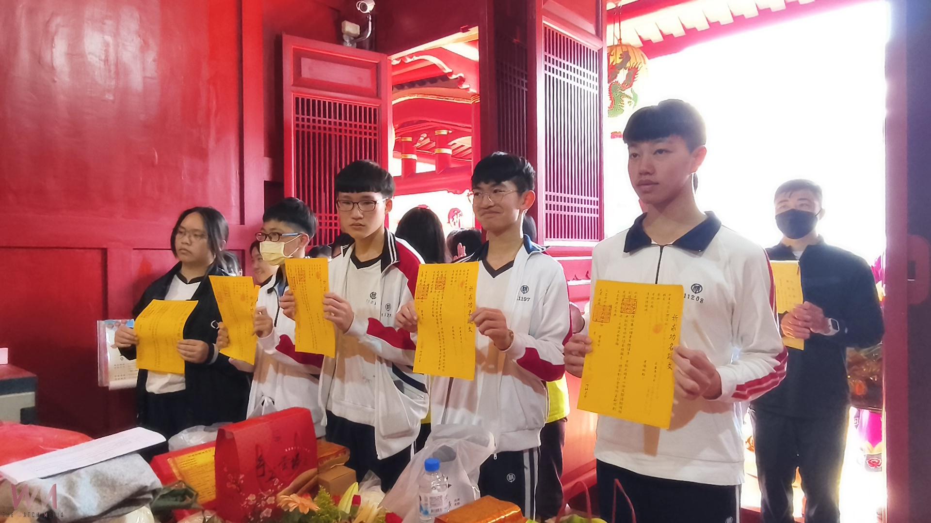 （有影片）／金榜加持！文昌帝君聖誕　300考生齊聚彰化關帝廟點燈祈福 - https://www.watchmedia01.com