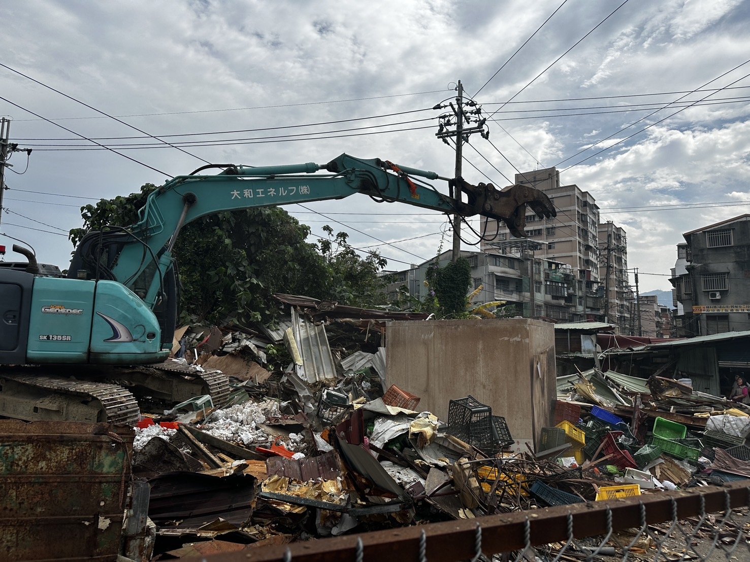 解決人、車爭道亂象！ 新北工務局鐵腕拆除占用國有地違建 - https://www.watchmedia01.com