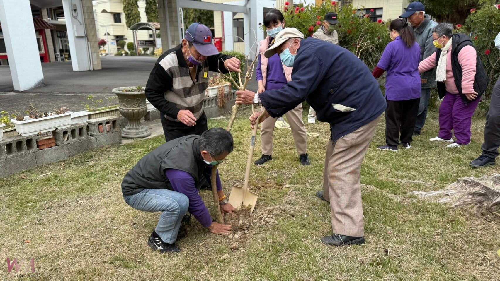 （有影片）／綠意盎然，攜手植樹　中彰榮家舉辦植樹活動　共建綠意家園 - https://www.watchmedia01.com