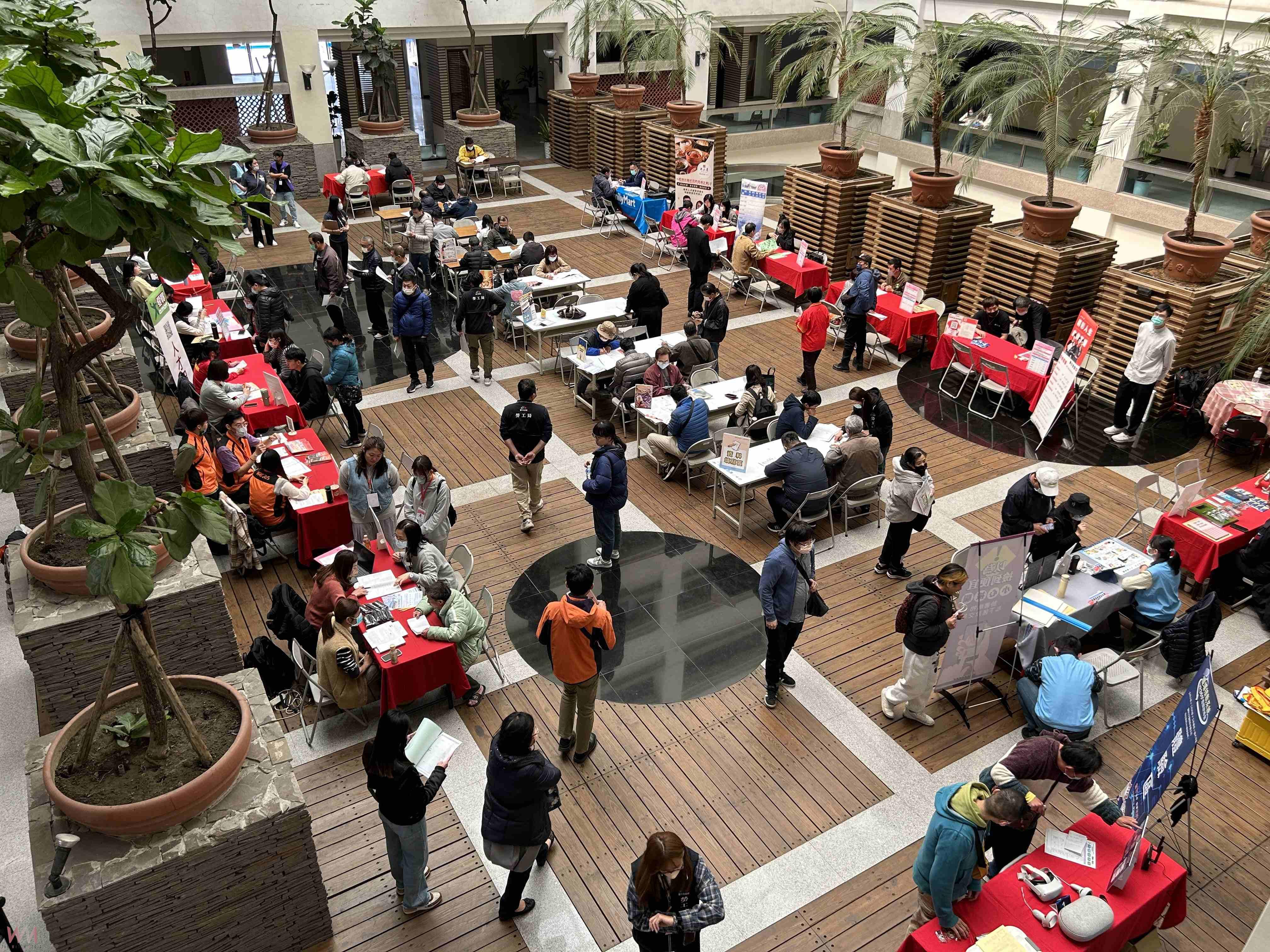 中市府勞工局助新光案影響勞工轉職 徵才逾3,000職缺 5場次協同合作 - https://www.watchmedia01.com