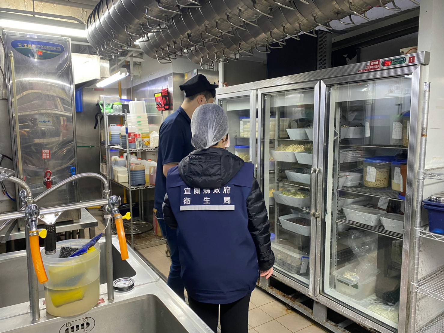 網路社群反映及醫院通報疑似食品中毒事件 宜縣衛生局稽查火鍋店 - https://www.watchmedia01.com