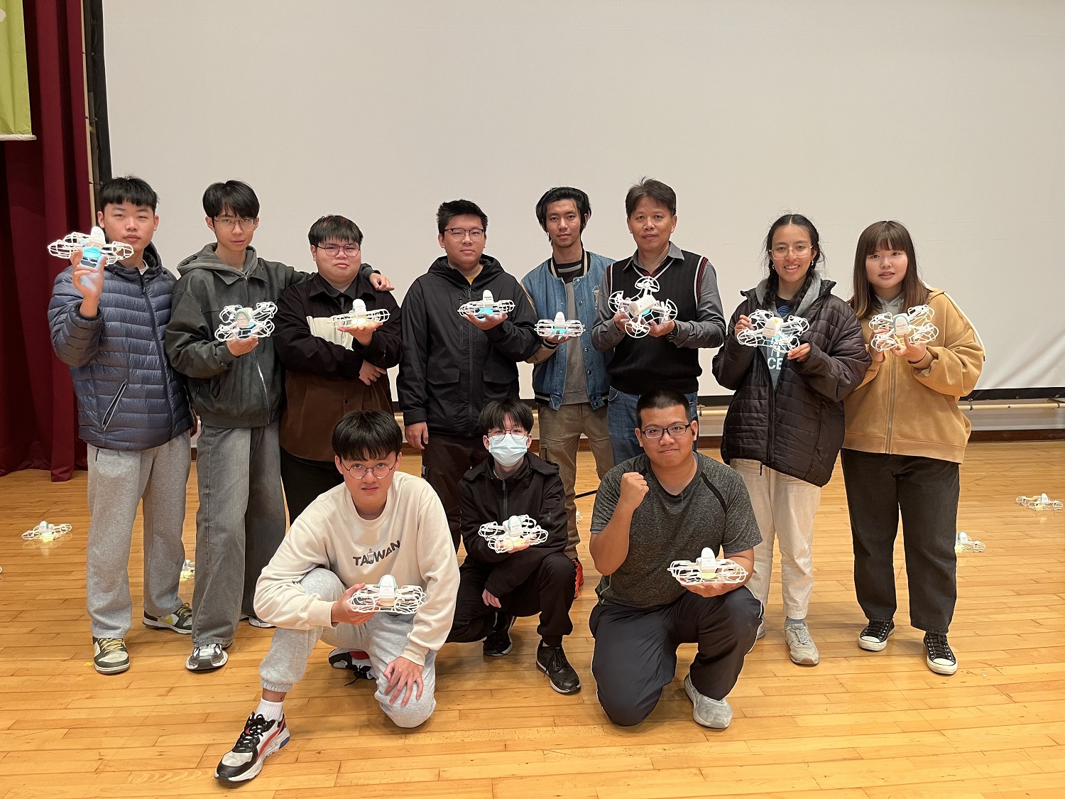 吳鳳科大60周年校慶開幕　無人機燈光秀震撼登場 - https://www.watchmedia01.com