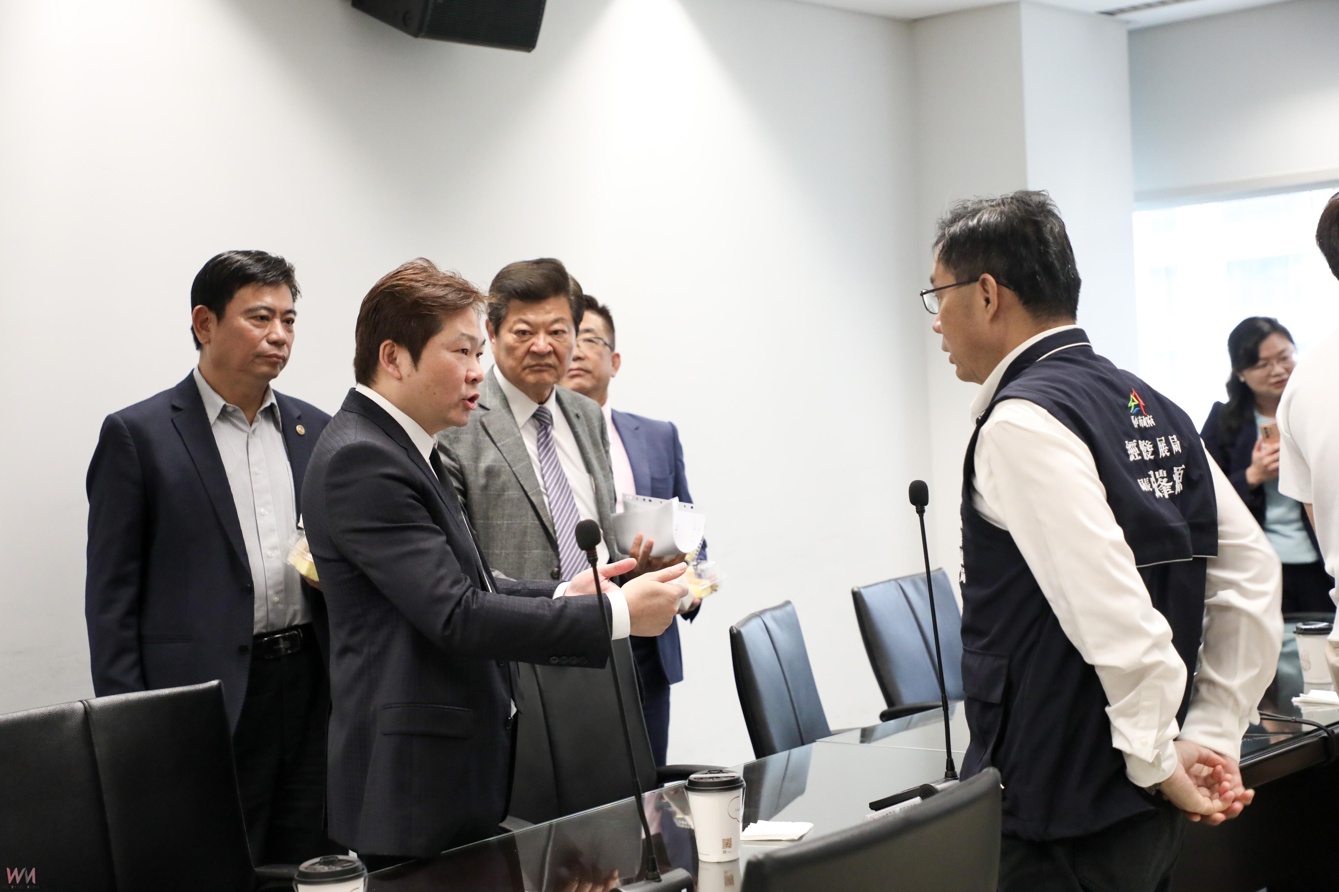 因應美國提升關稅!中市府邀公協會代表座談 盧秀燕提出2大訴求 助業者度難關 - https://www.watchmedia01.com