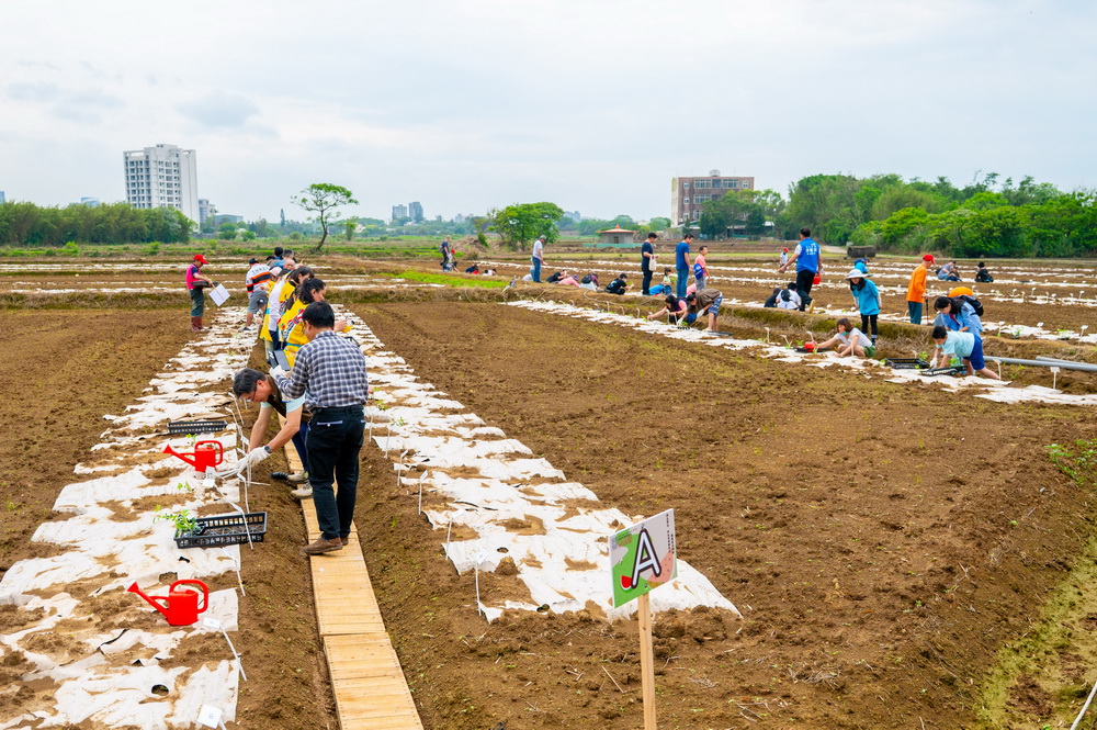 桃園市大園區溪海休閒農業區西瓜節 民眾體驗「種瓜得瓜」樂趣 - https://www.watchmedia01.com