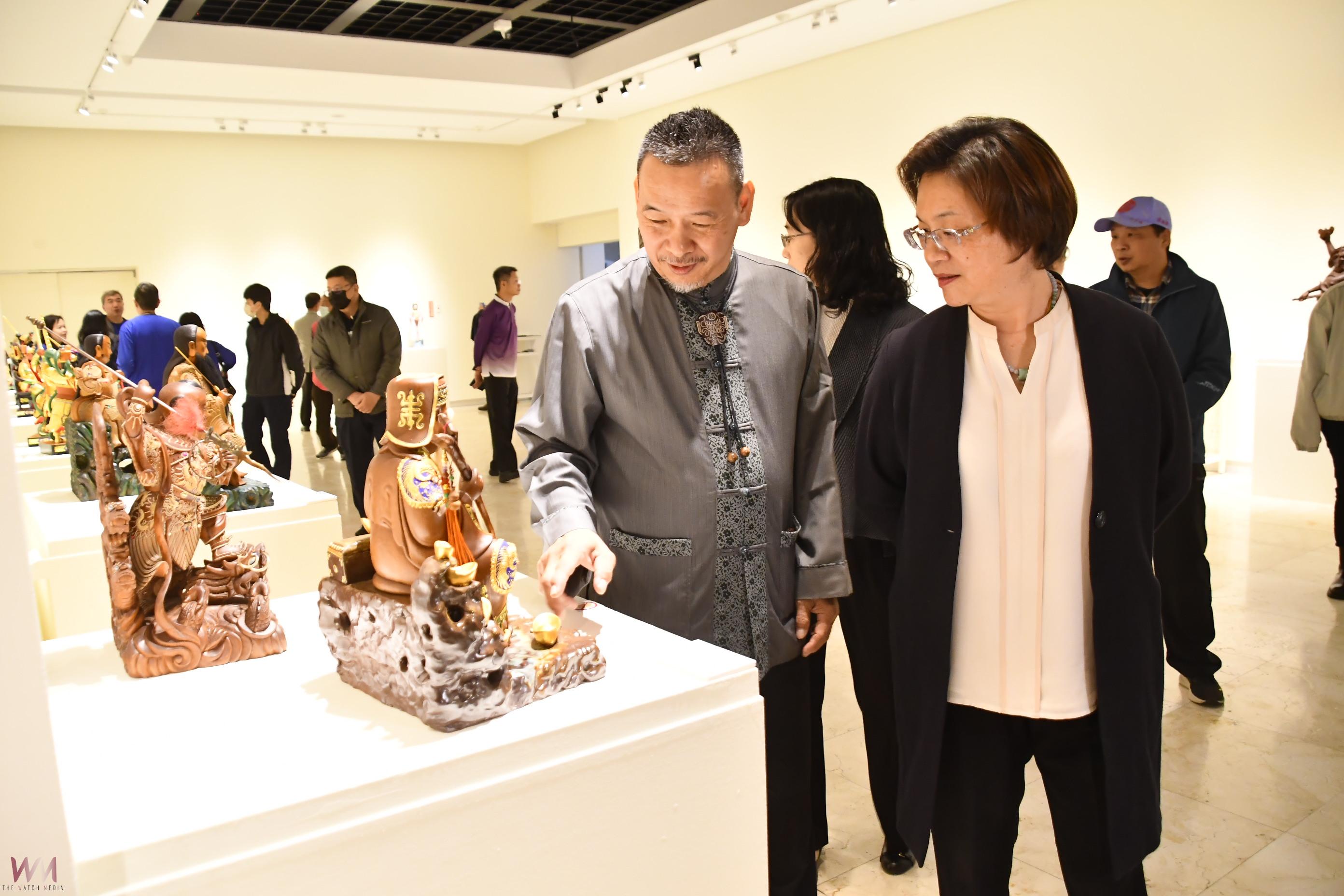 （有影片）／工藝達人柯錦中 60大壽辦展秀創意　創作從傳統神像到紙帽 - https://www.watchmedia01.com