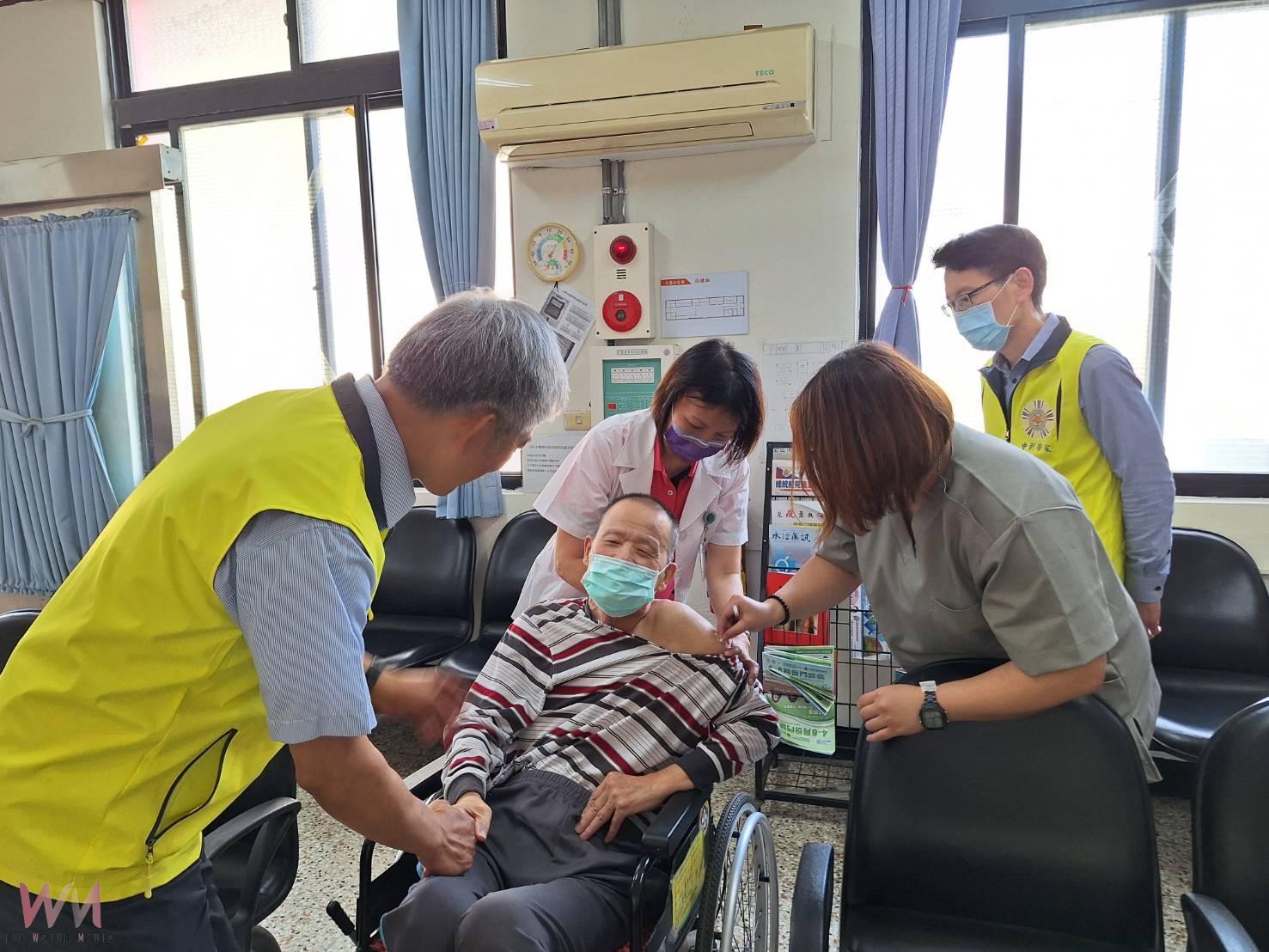 (有影片)/中彰榮家為長輩接種Covid-19 JN.1疫苗 打造安心養老環境 - https://www.watchmedia01.com