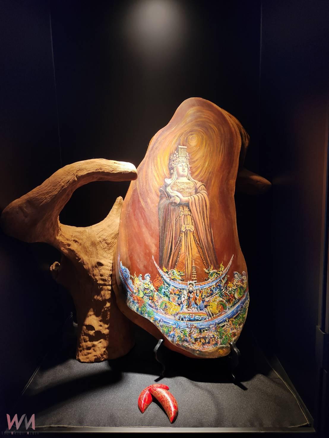 媽祖畫家曾良美北港文化中心展出 多媒材創作展現信仰藝術新風貌 - https://www.watchmedia01.com