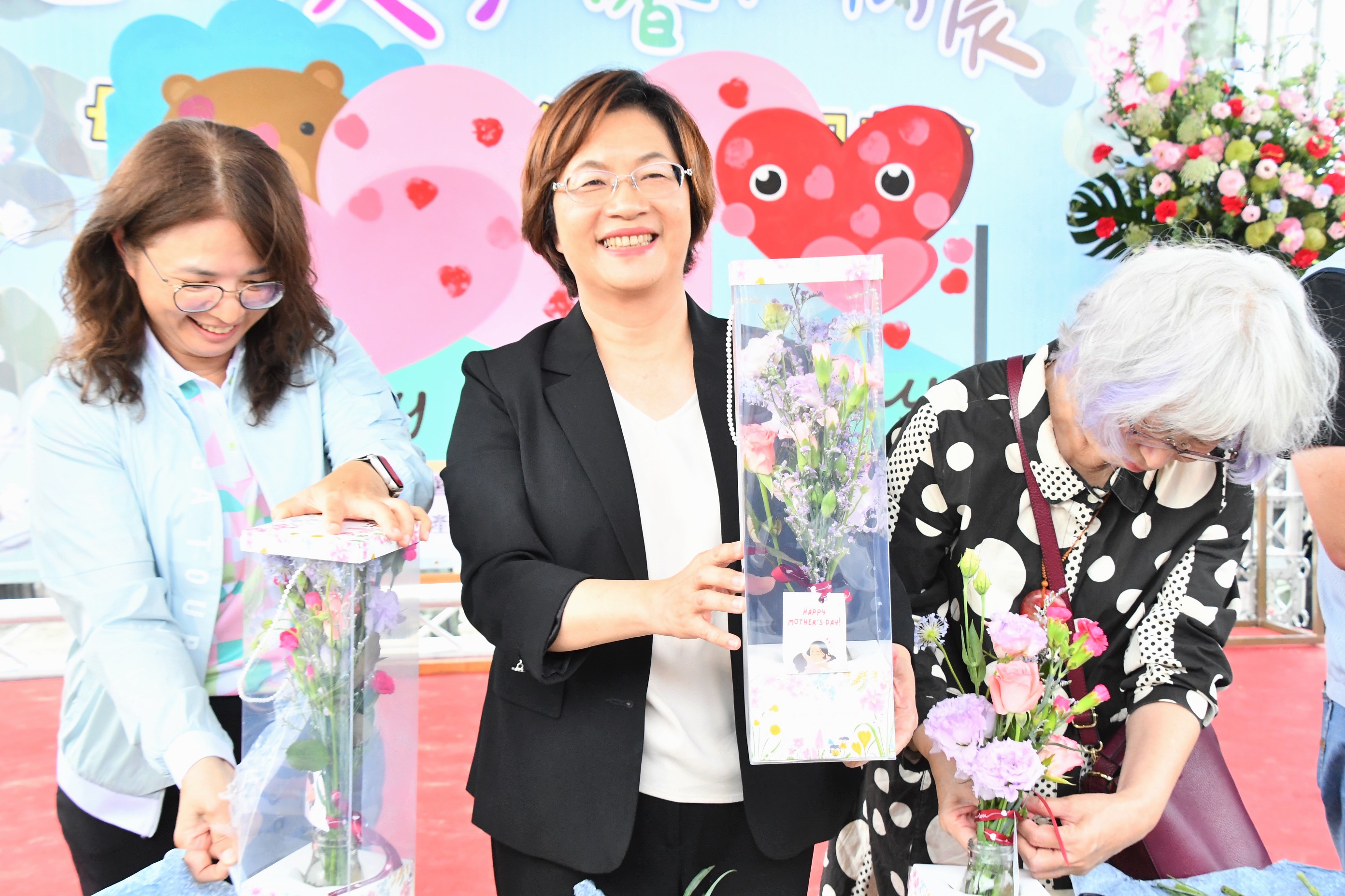 氣候異常致康乃馨減產2成 田尾花農籲民眾母親節提早買花 - https://www.watchmedia01.com
