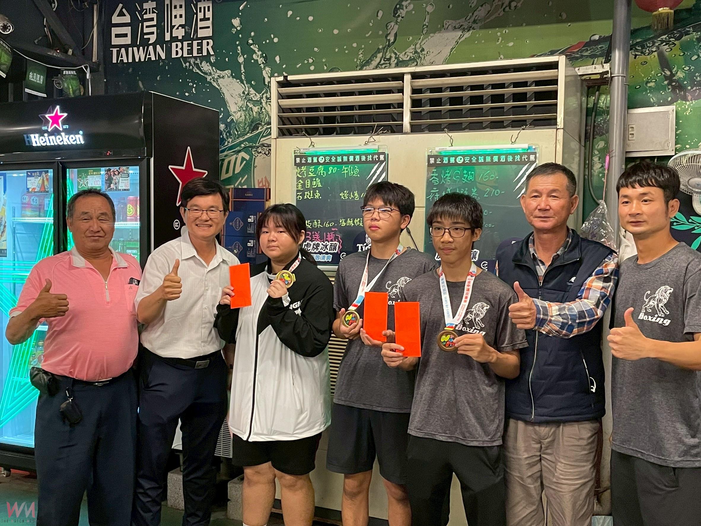 一拳定江山埔心國中拳擊隊全中運奪金 家長會慶功宴肯定黃森明校長深耕成就 - https://www.watchmedia01.com