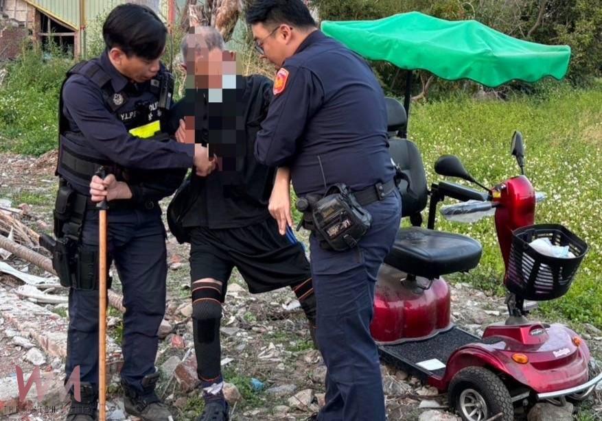 徒手扛起代步車　斗六警烈日救援受困老翁展現硬漢柔情 - https://www.watchmedia01.com