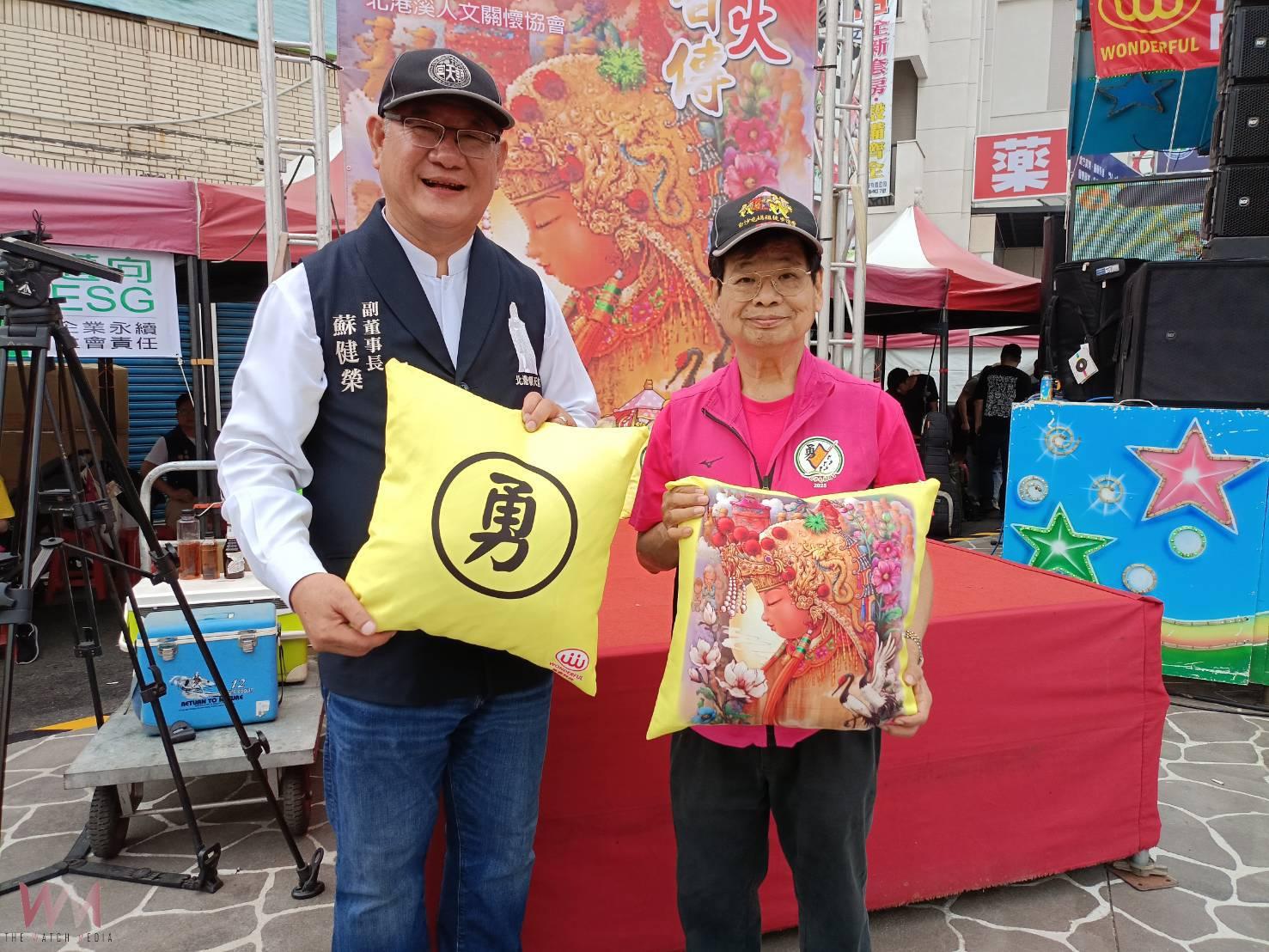 萬泰科技集團、孟鄉生化科技、麵包車樂團聯合迎駕 90萬片抗菌口罩守護進香人潮 - https://www.watchmedia01.com