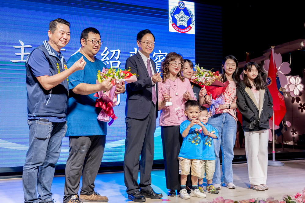 桃園榮民社團表揚32 位模範母親 感謝她們為國軍保衛家園最堅實後盾 - https://www.watchmedia01.com
