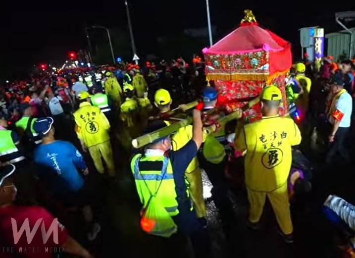 白沙屯媽祖圓滿完成刈火儀式 凌晨啟程回鑾 超過20萬名信眾一同恭敬迎送 - https://www.watchmedia01.com