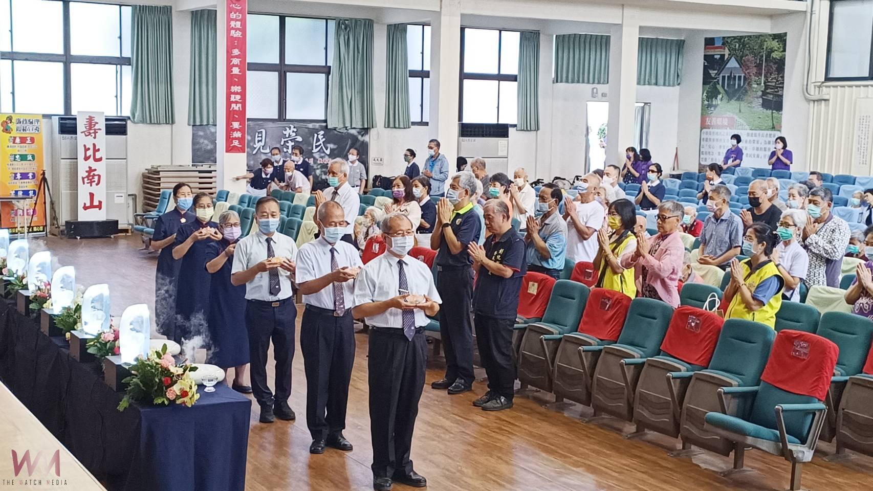 （有影片）／志工奉獻愛心傳遞祝福　榮家長輩感動齊聲祝願社會祥和 - https://www.watchmedia01.com