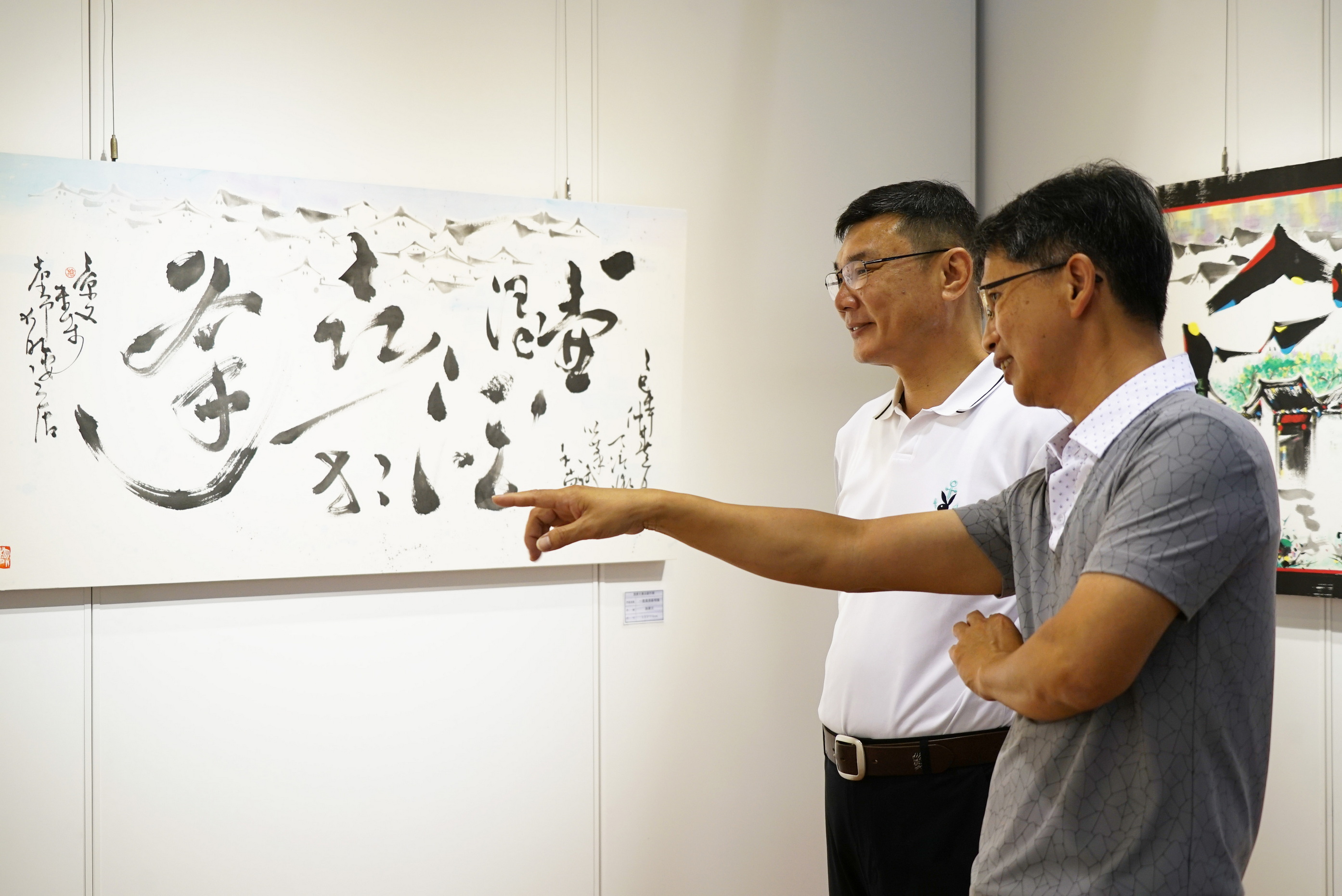 (有影片)/施景文新文人書畫展 融合傳統筆法與現代色彩詮釋東方美學 - https://www.watchmedia01.com