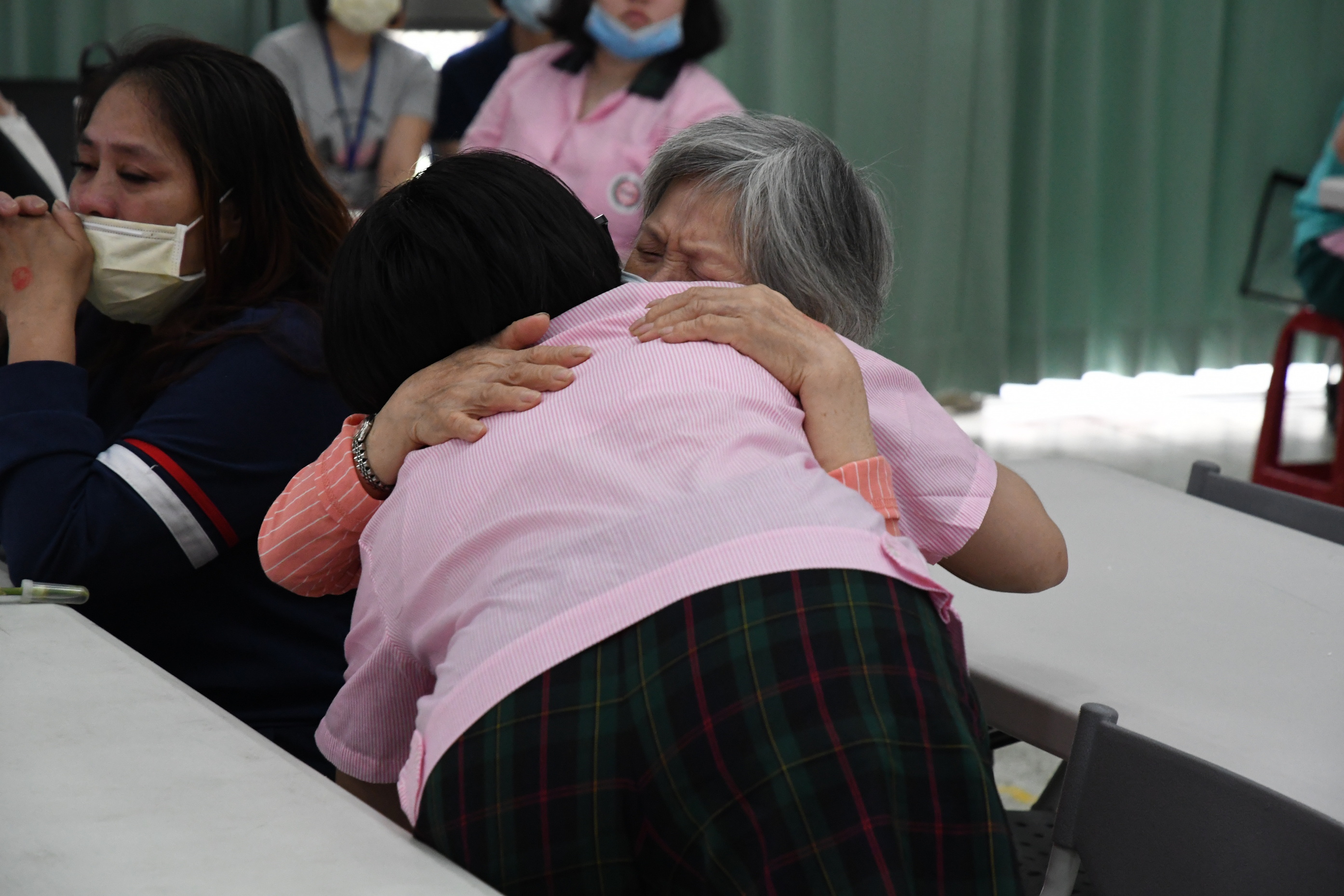那句「媽我愛妳」太催淚 矯正學子懇親會真情流露 - https://www.watchmedia01.com