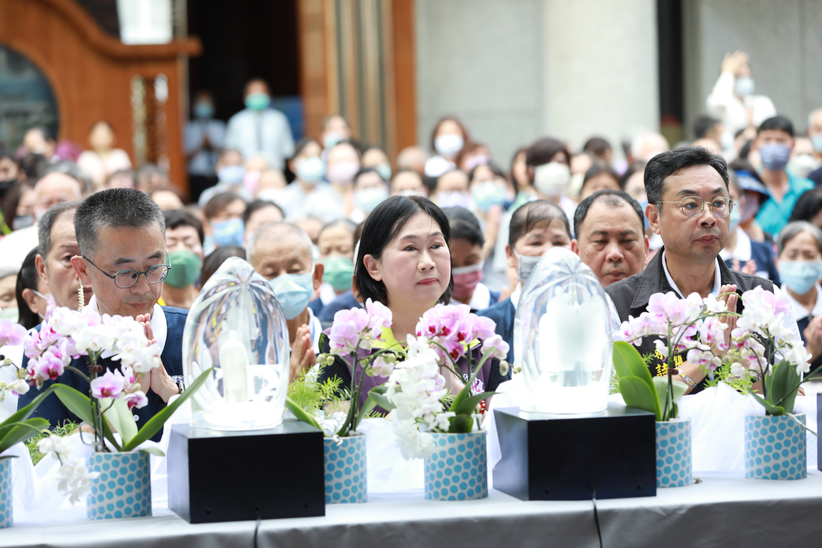 三節合一浴佛 彰化靜思堂千人共沐法喜 感恩母愛啟善念 - https://www.watchmedia01.com