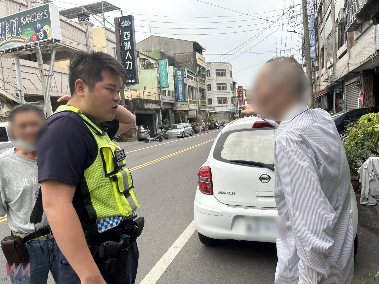 八旬翁忘帶鑰匙受困 虎警暖心助返家 - https://www.watchmedia01.com