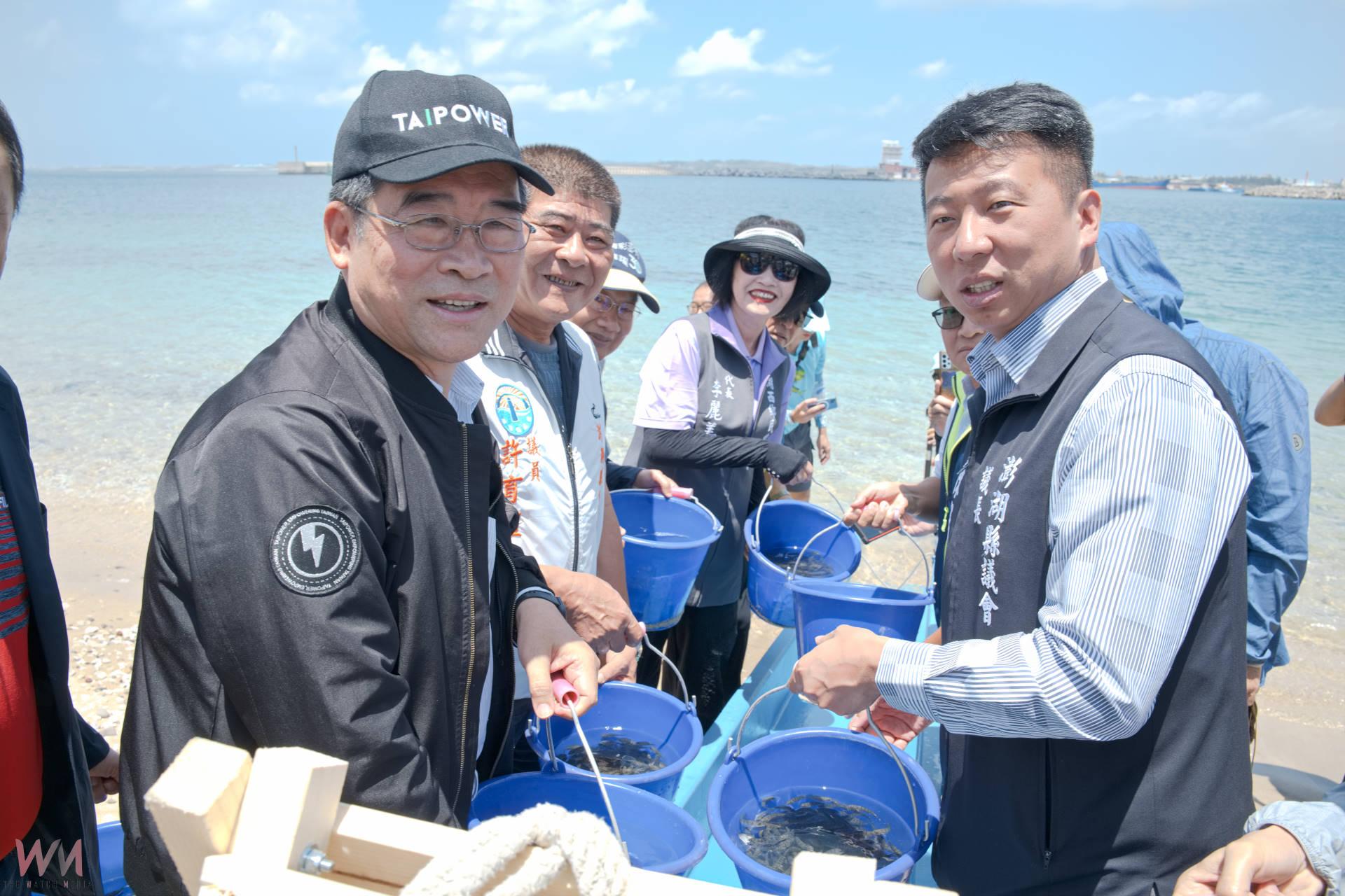 響應國際生態多樣性日 台電公司於龍門港辦理魚苗放流活動 - https://www.watchmedia01.com
