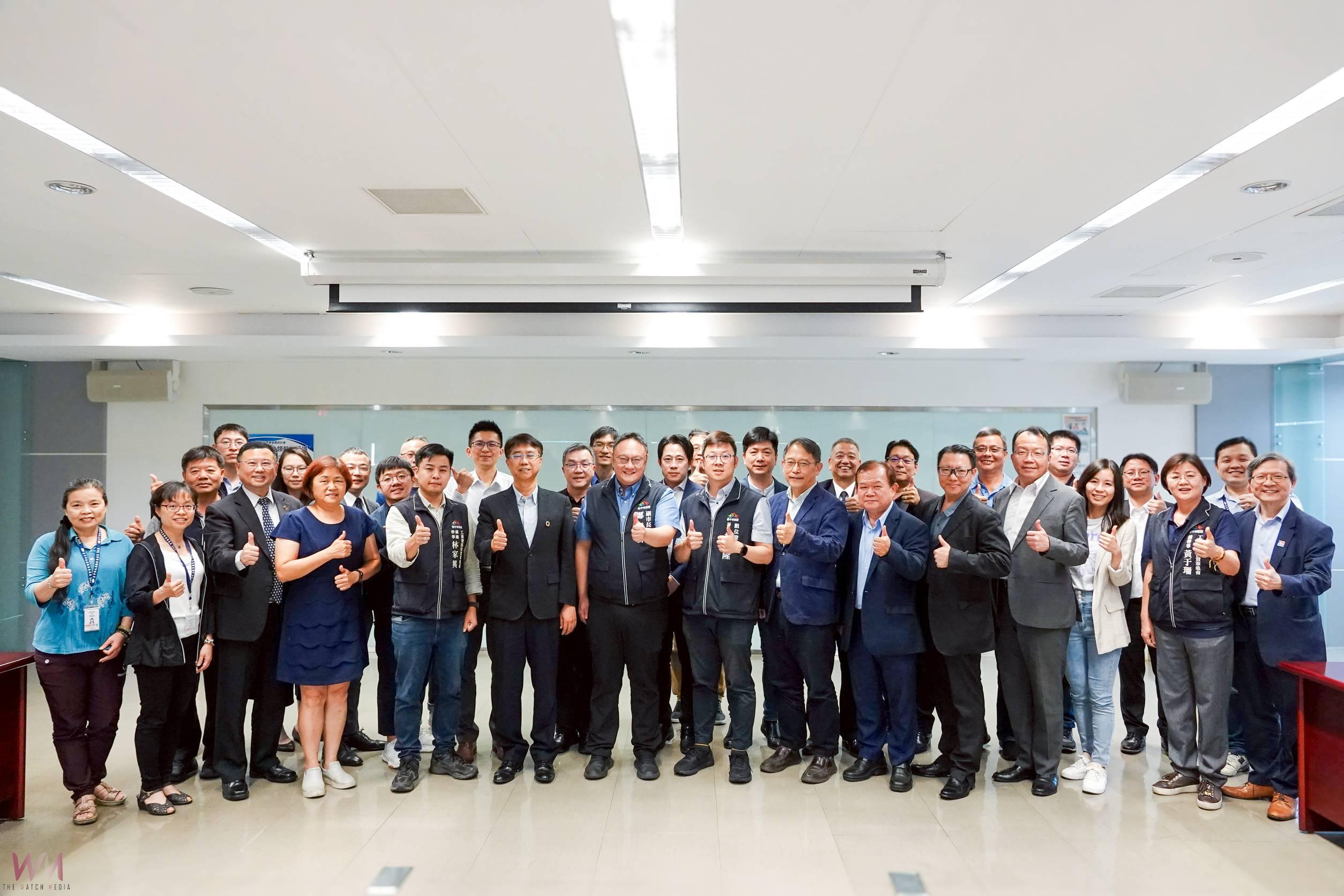 智慧台中新動力！海內外AI專家齊聚研商數位產業發展　中市府：邁向國際數位城市 - https://www.watchmedia01.com