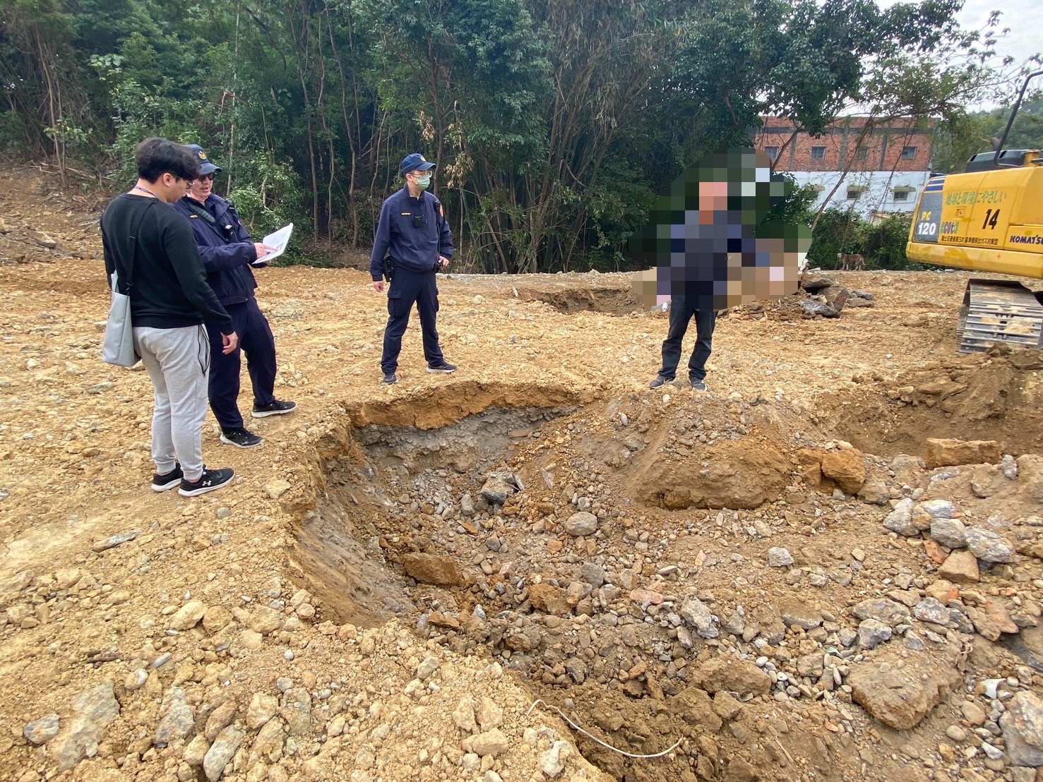 貪省10萬！彰化業者偷埋工廠廢棄物　地下掩埋1553坪全曝光 - https://www.watchmedia01.com
