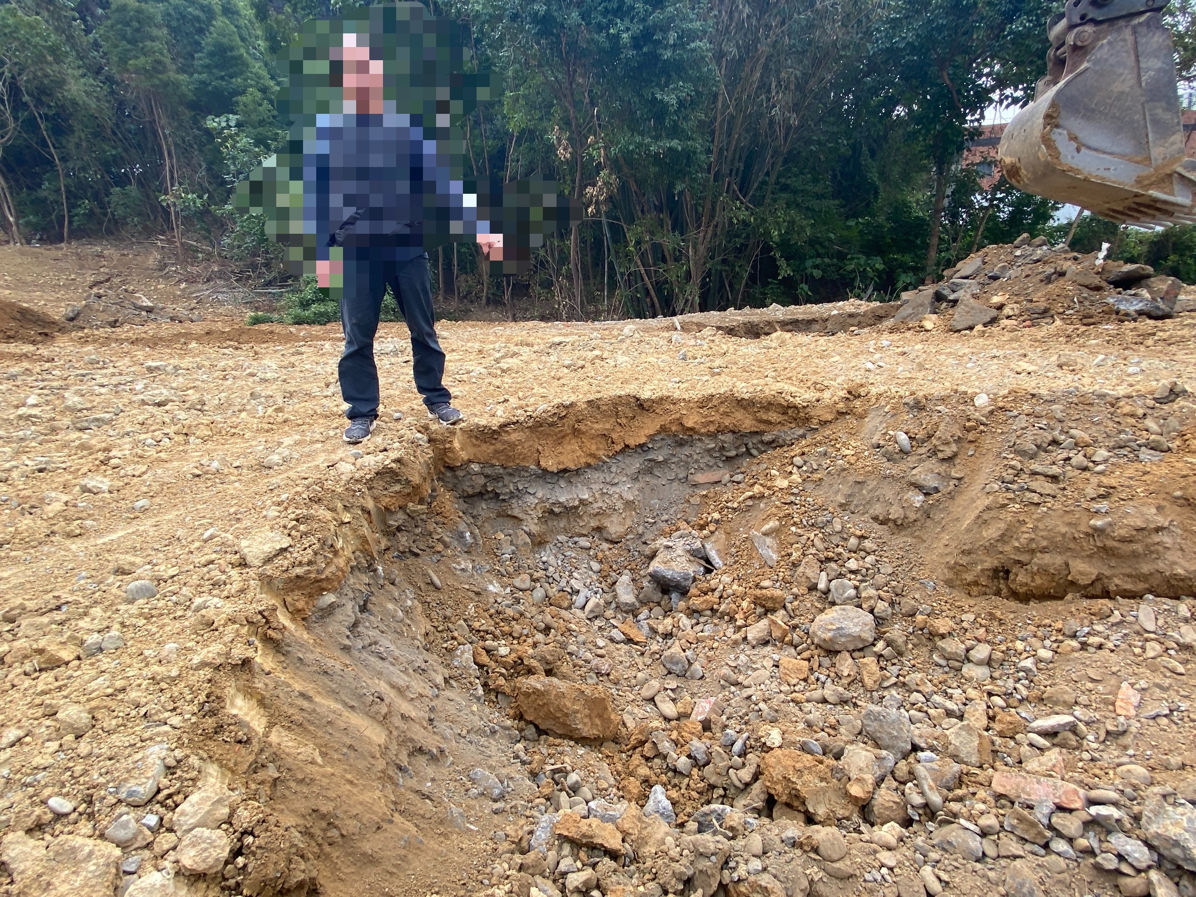 貪省10萬！彰化業者偷埋工廠廢棄物　地下掩埋1553坪全曝光 - https://www.watchmedia01.com