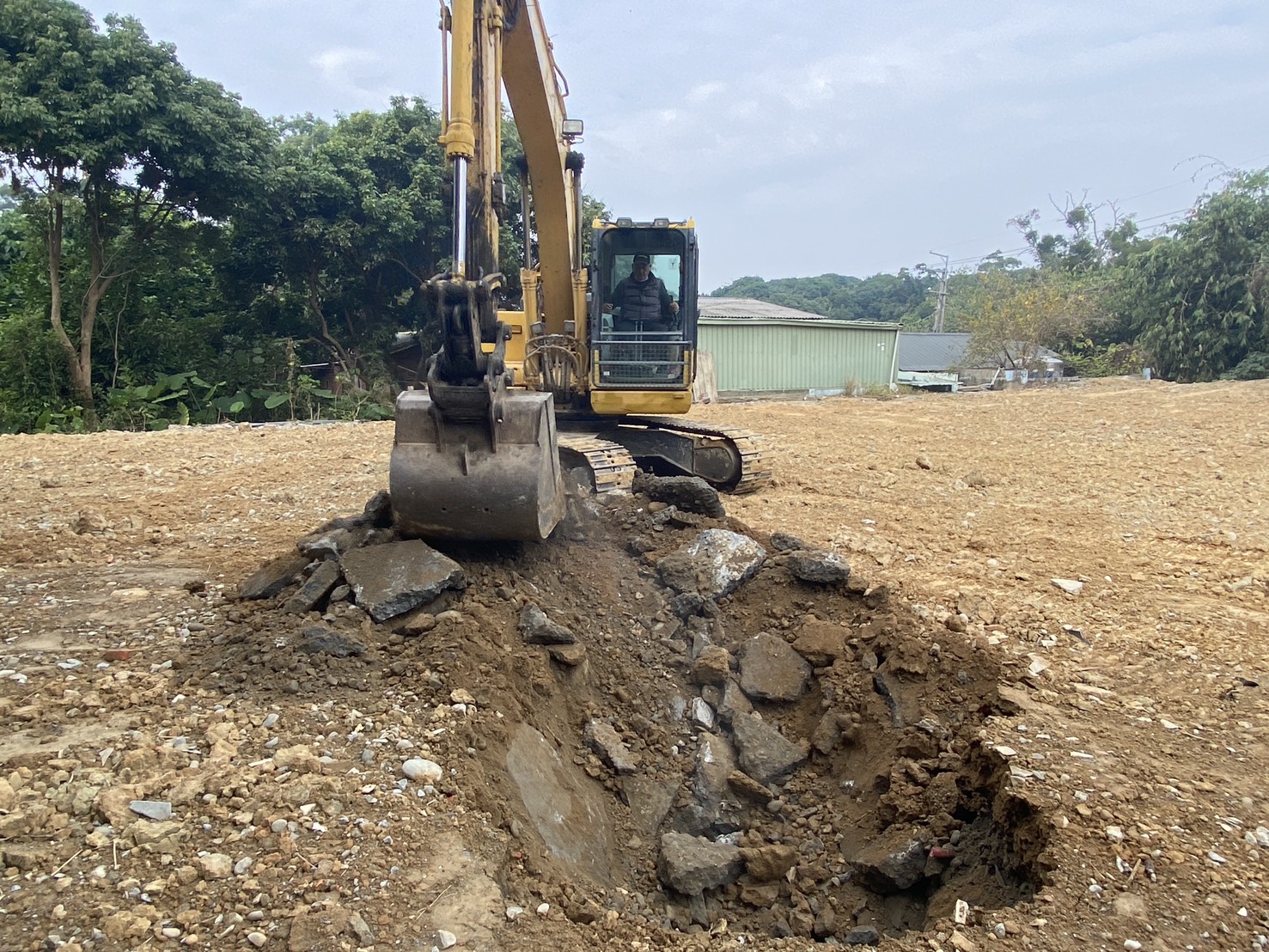貪省10萬！彰化業者偷埋工廠廢棄物　地下掩埋1553坪全曝光 - https://www.watchmedia01.com