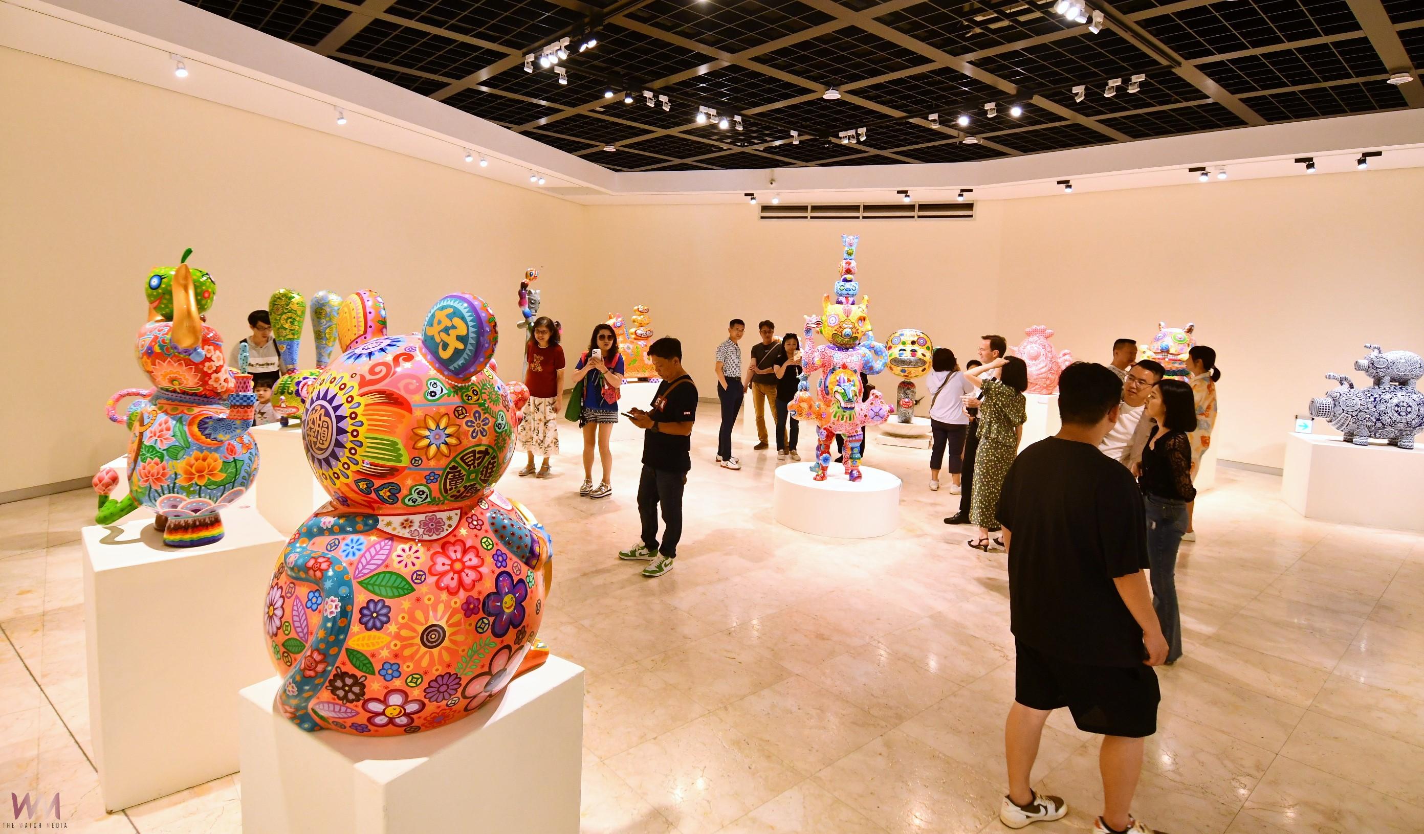 （有影片）／國際藝術家洪易回鄉彰化美術館開展　67件作品展現創新風采 - https://www.watchmedia01.com