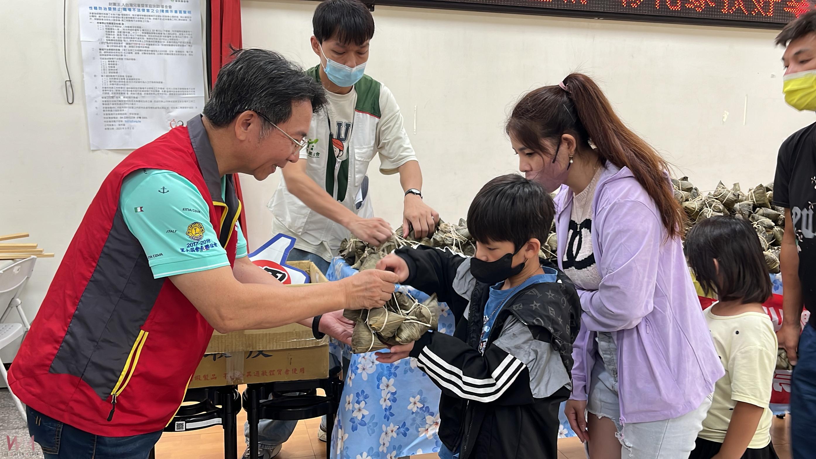 (有影片)/端午送暖不間斷 林煌凱號召募集4,070顆愛心粽溫暖偏鄉 - https://www.watchmedia01.com