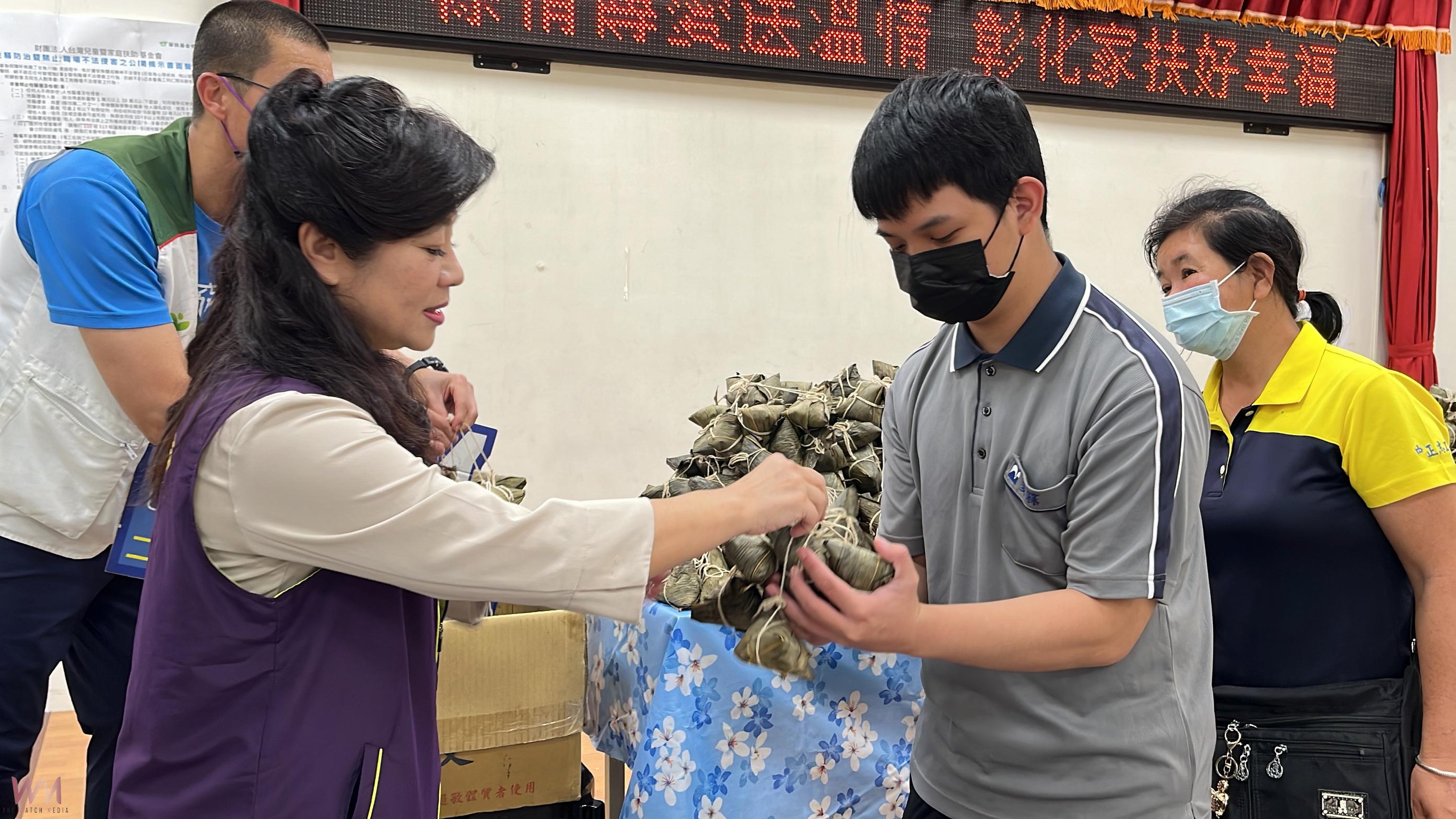 (有影片)/端午送暖不間斷 林煌凱號召募集4,070顆愛心粽溫暖偏鄉 - https://www.watchmedia01.com