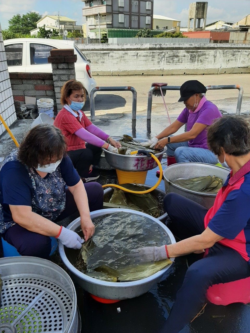 「粽」香飄愛心　花壇劉厝社區包粽送暖　傳遞節慶幸福感 - https://www.watchmedia01.com
