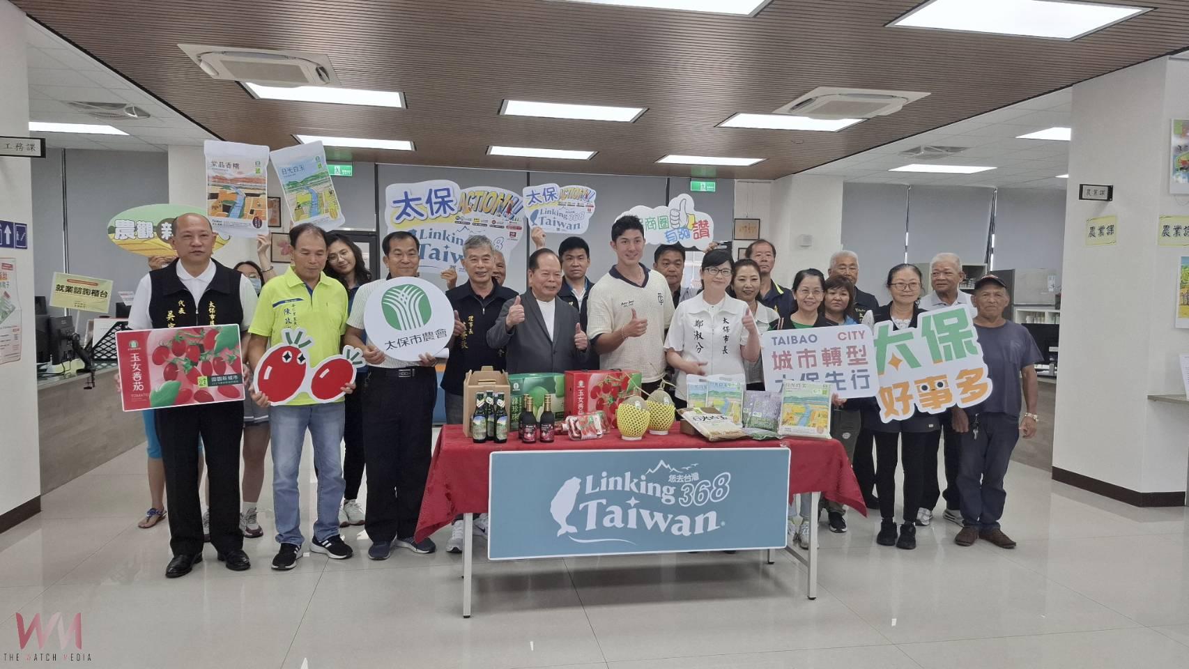 《Linking 368 Taiwan 恁去台灣》團隊到太保市公所、太保市農會、福濟宮等地展開有關太保市人文底蘊與科技前瞻交織的節目拍攝。(圖/記者陳惲朋翻攝)