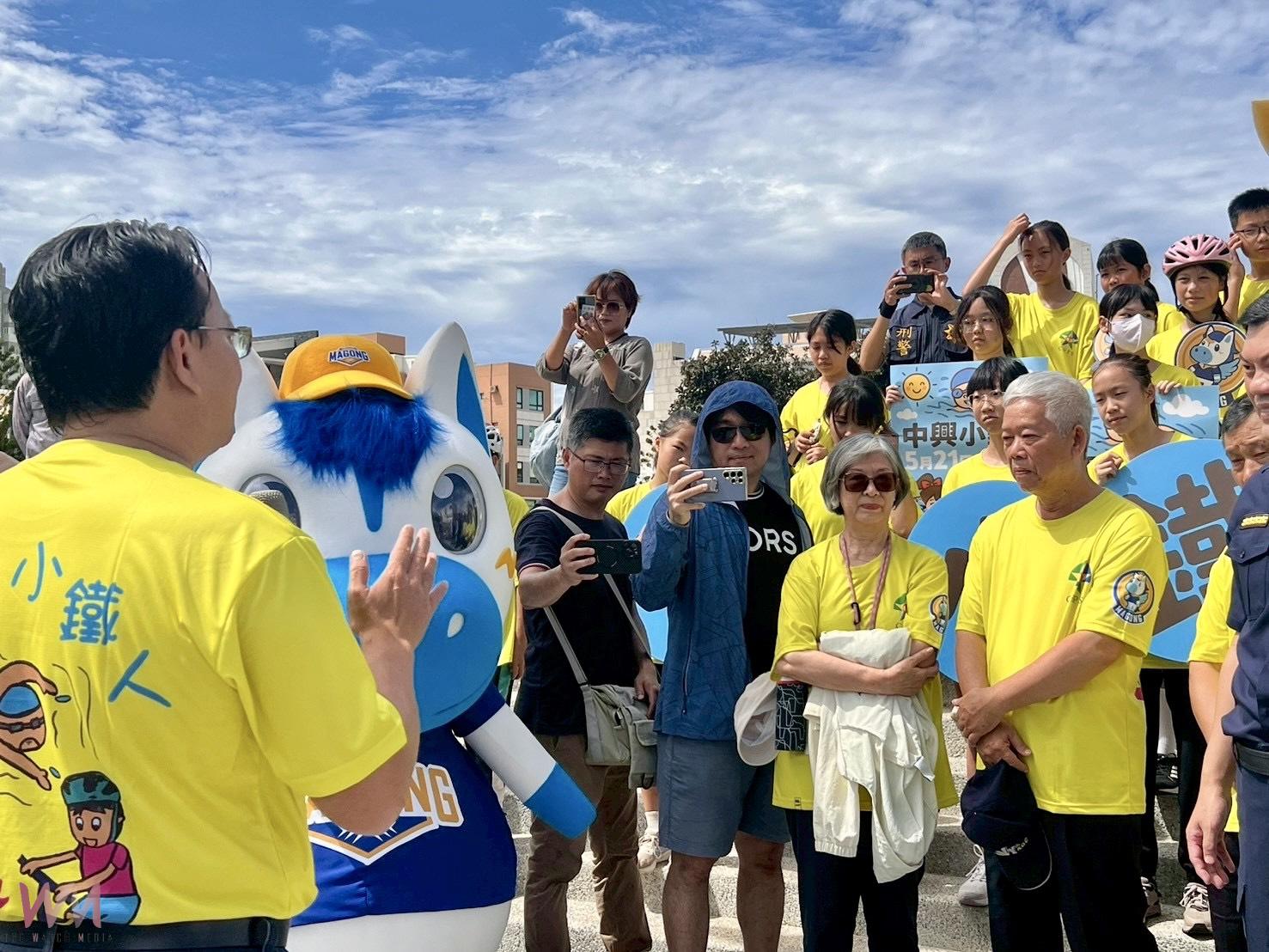 中興小鐵人挑戰熱血展開 馬公市長受邀鳴槍 勉勵畢業生堅持到底 - https://www.watchmedia01.com