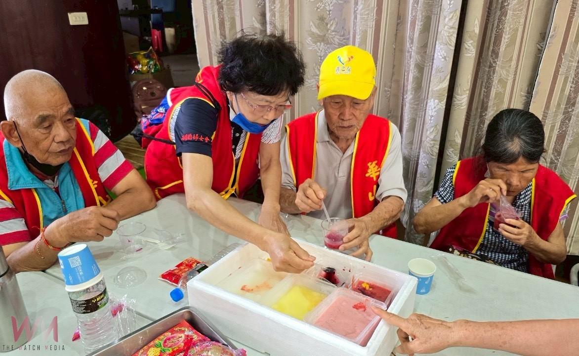 甜蜜夏日不孤單　華山基金會端午送暖陪孤老 - https://www.watchmedia01.com